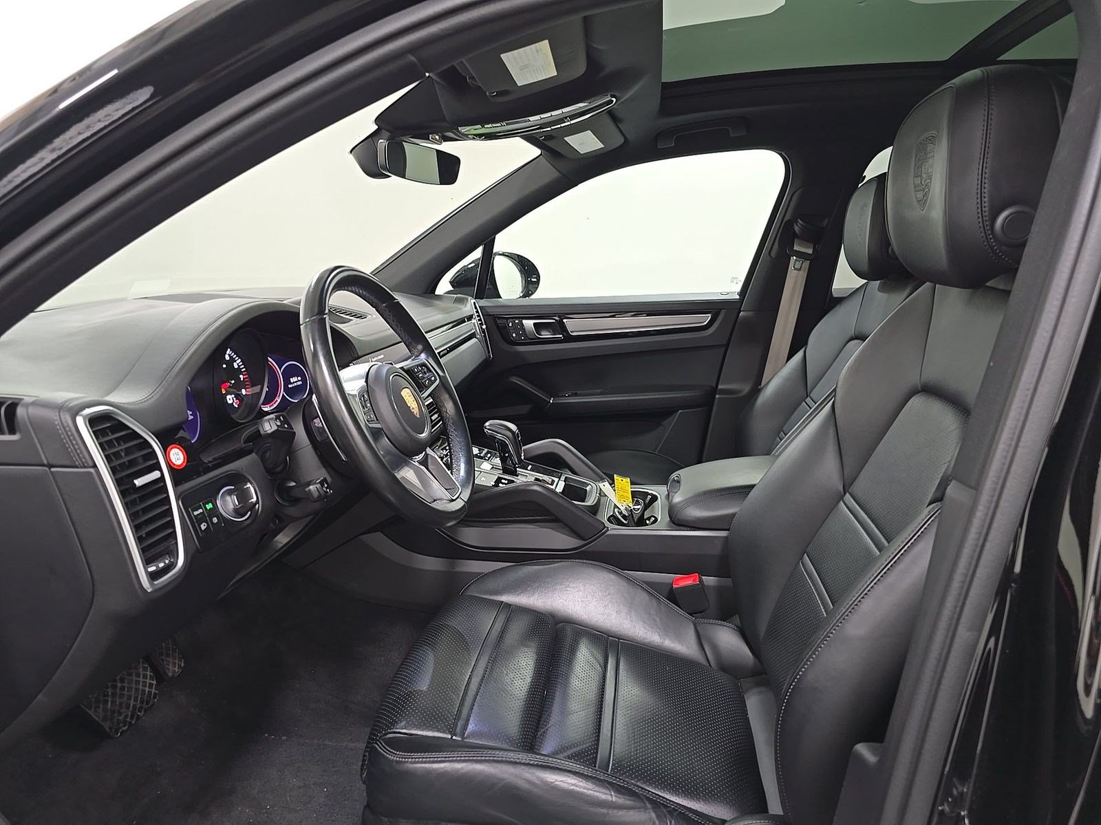 Used 2023 Porsche Cayenne Platinum Edition AWD/4WD image 10