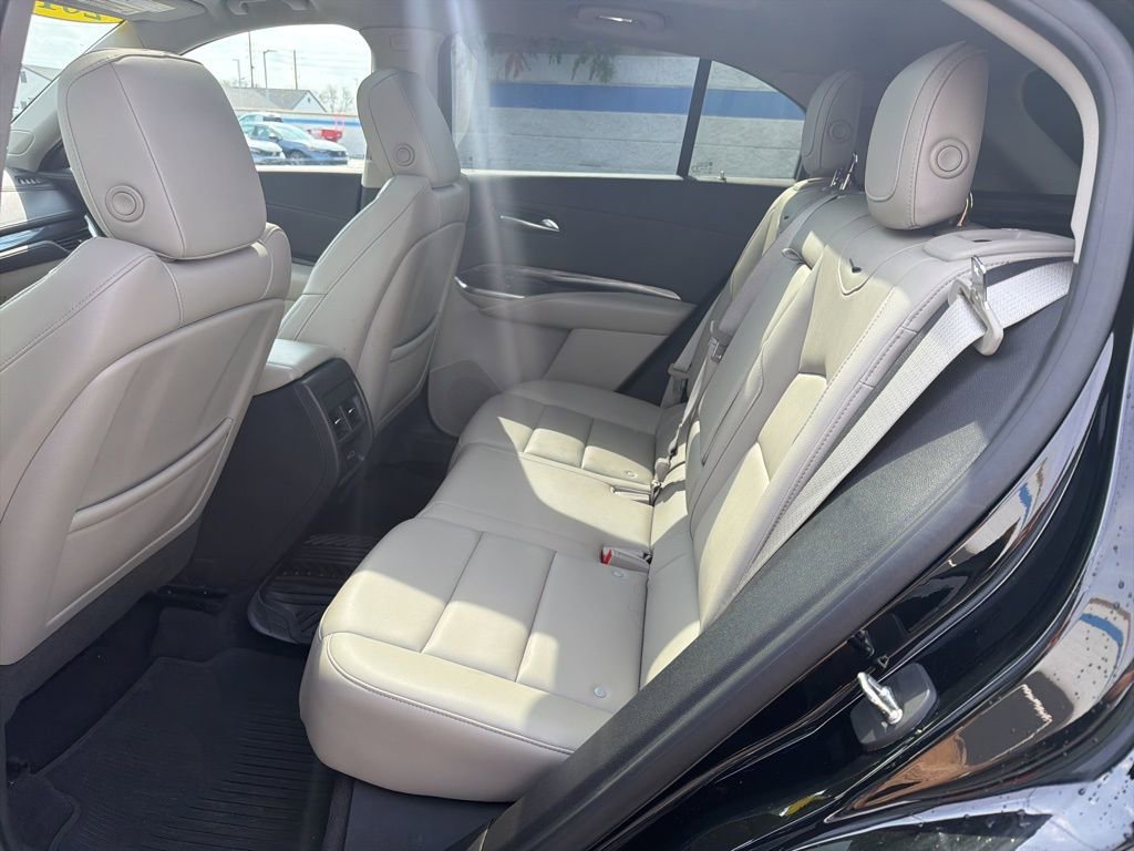 Used 2019 Cadillac XT4 Luxury w/ Cold Weather Package image 19