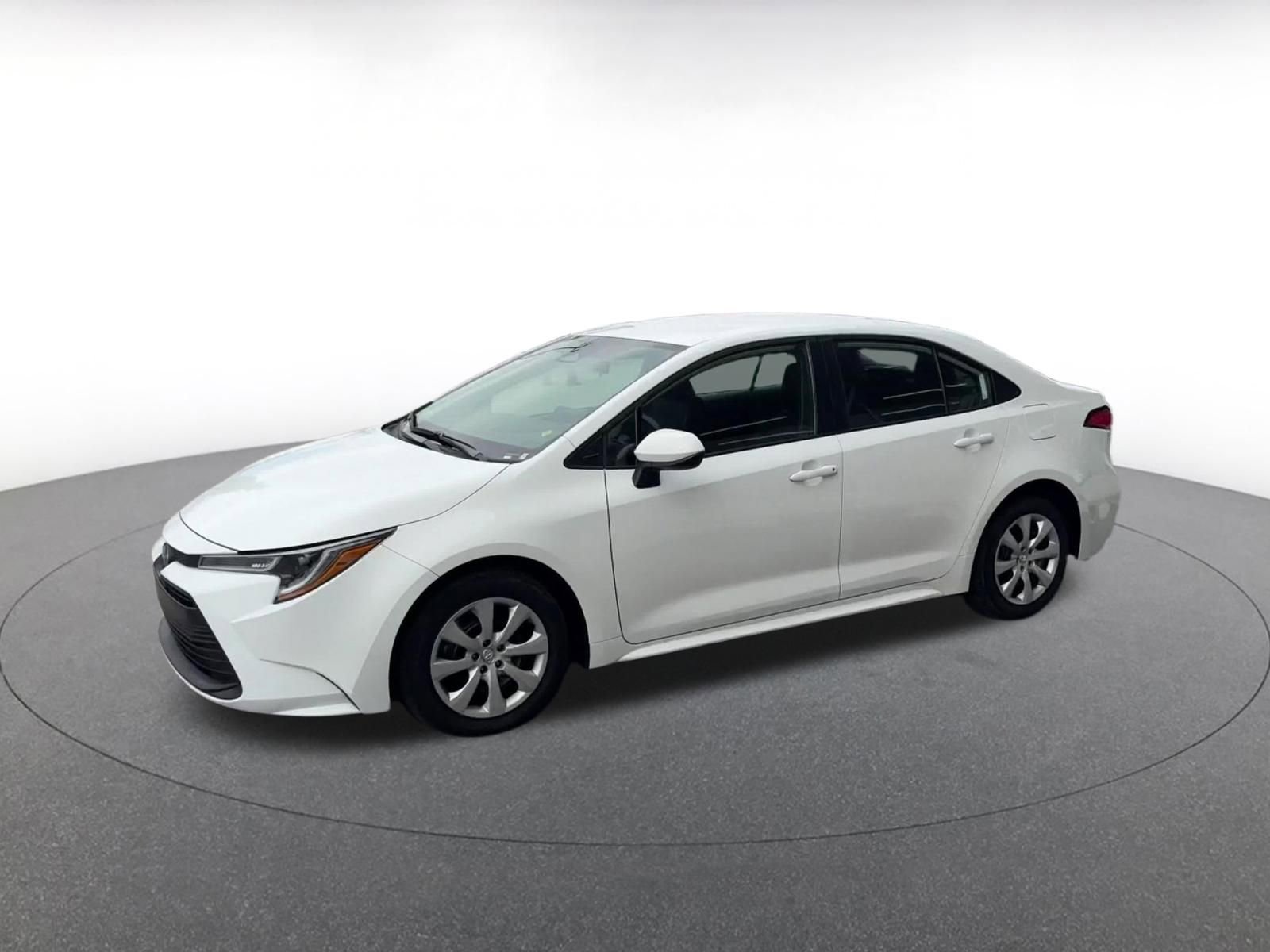 Used 2025 Toyota Corolla LE FWD image 8
