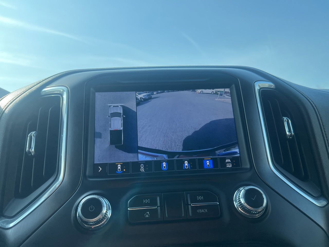 Used 2020 GMC Sierra 2500 AT4 w/ AT4 Premium Package image 31