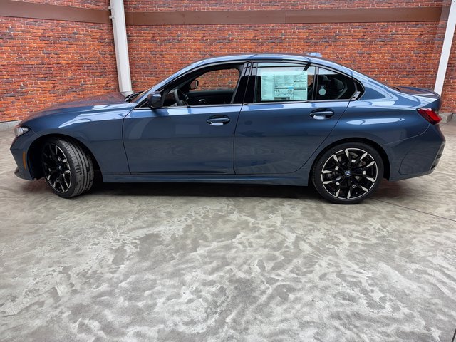 Used 2026 BMW 330i Sedan w/ M Sport Package RWD image 2