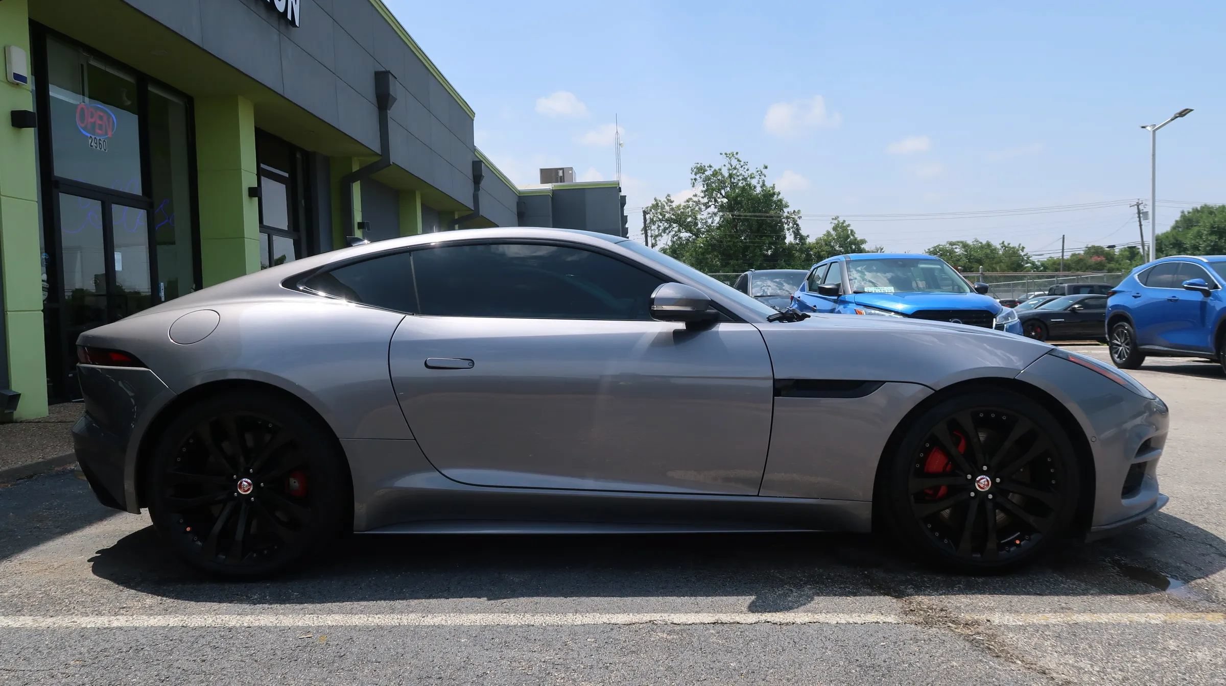 Used 2020 Jaguar F-TYPE R AWD/4WD image 9