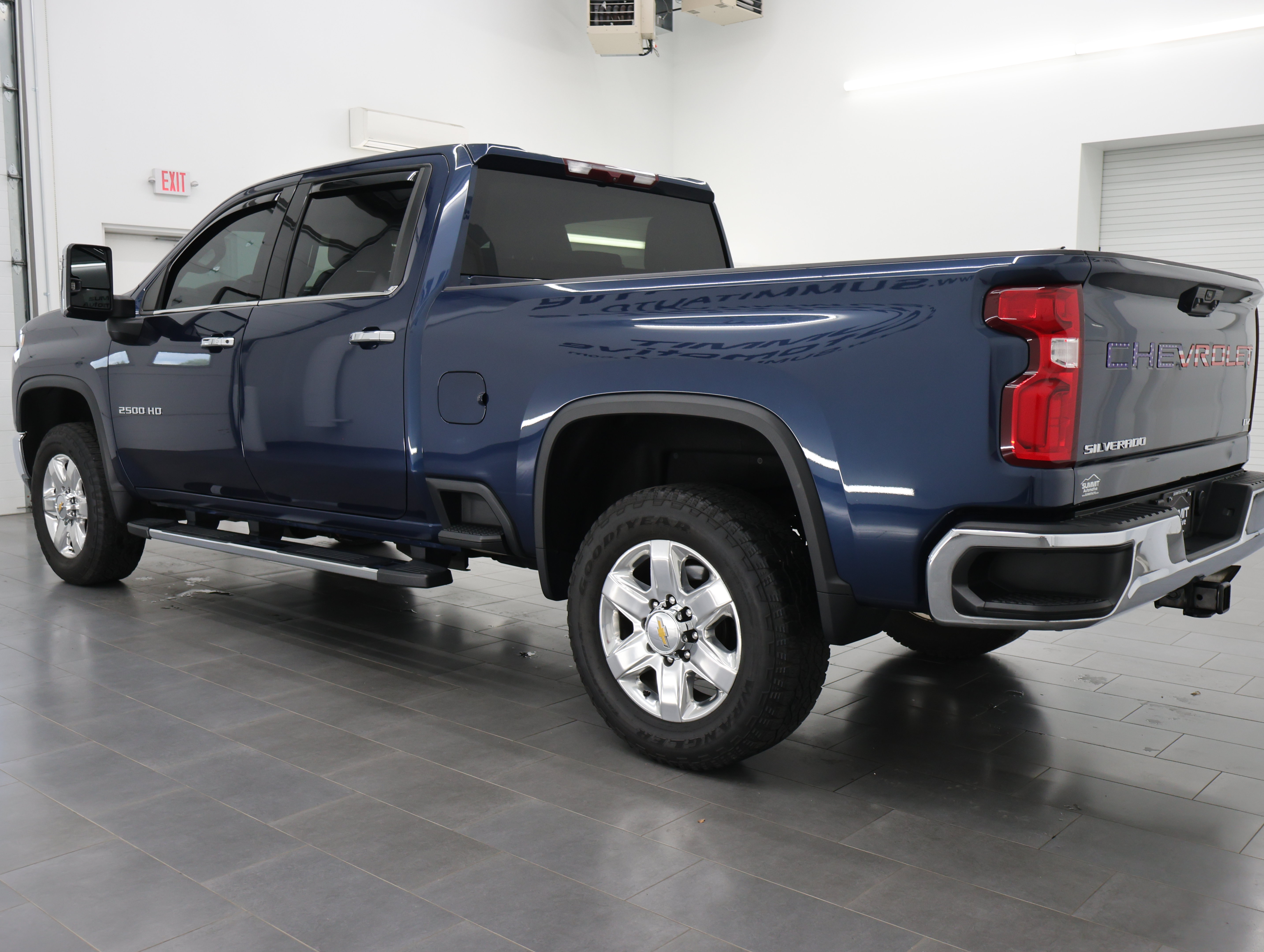 Used 2023 Chevrolet Silverado 2500 LTZ w/ Gooseneck/5TH Wheel Package AWD/4WD image 6