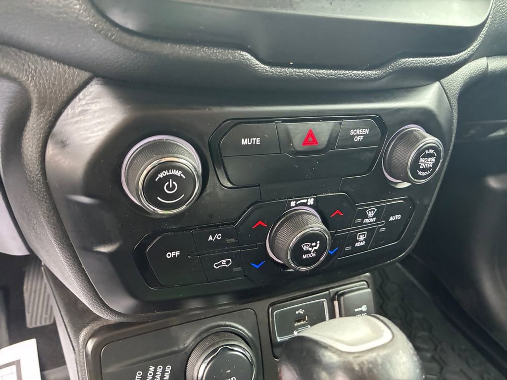 Used 2020 Jeep Renegade Limited image 25