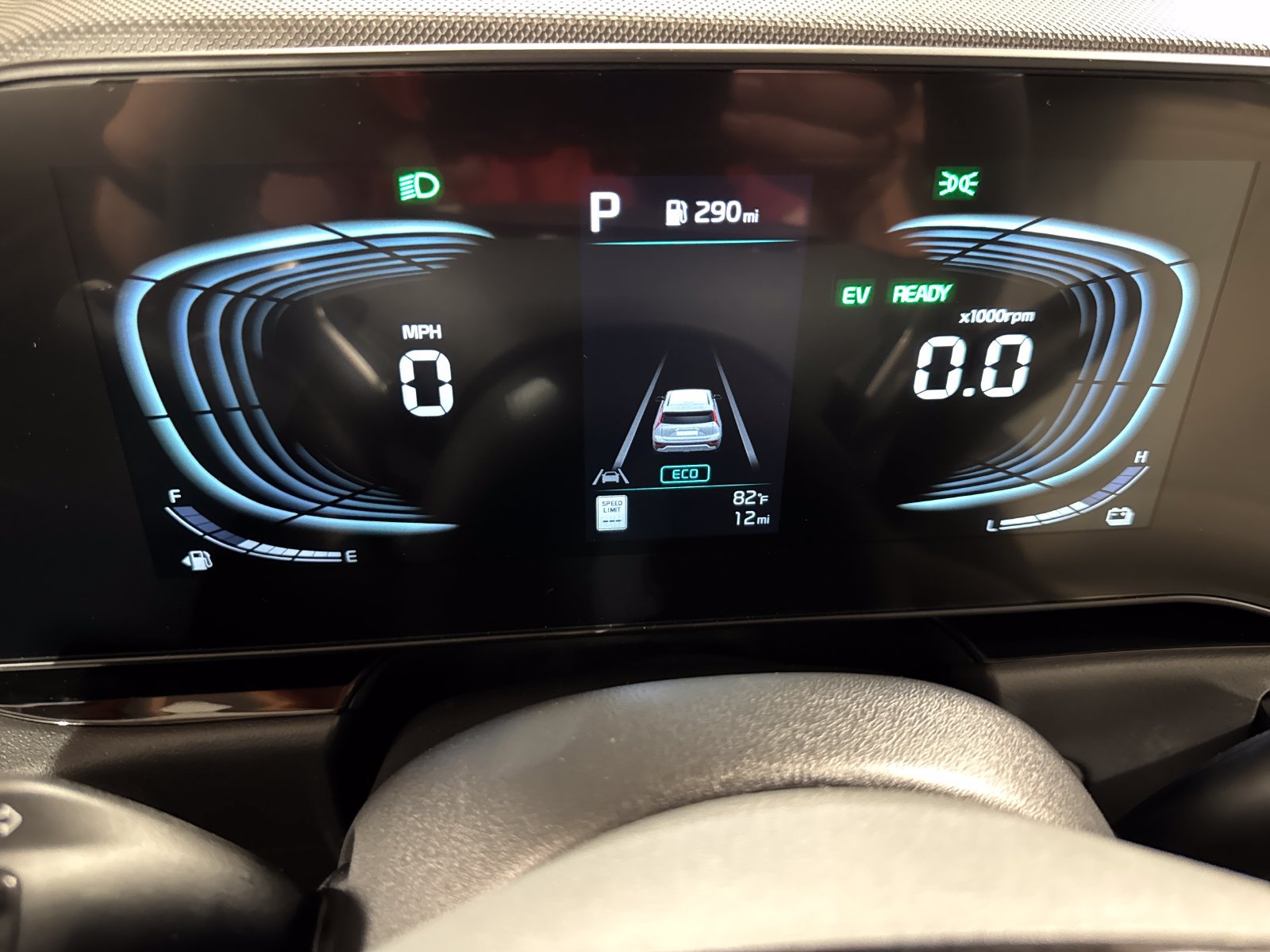 New 2026 Kia Niro FWD image 16