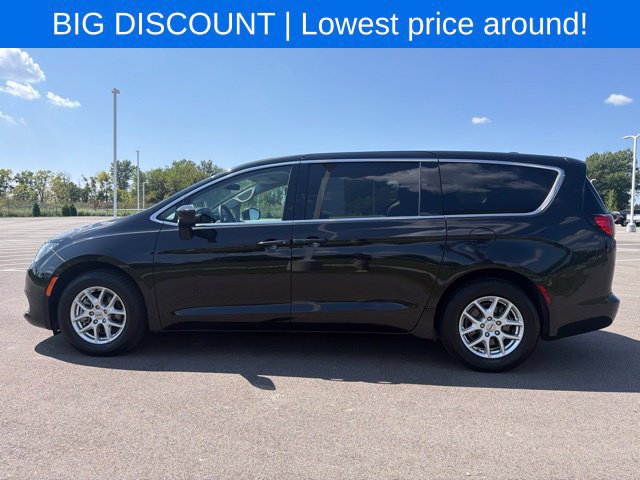 Used 2022 Chrysler Voyager LX FWD image 16