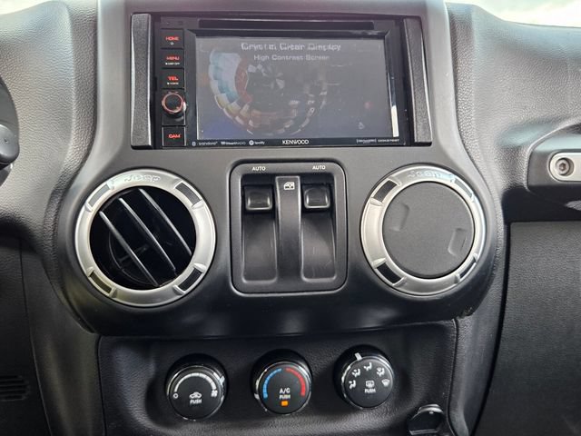 Used 2014 Jeep Wrangler Rubicon w/ Power Convenience Group AWD/4WD image 16