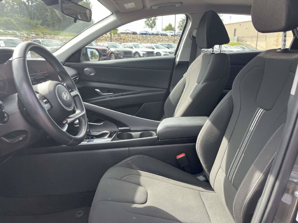 Certified 2025 Hyundai Elantra SEL FWD image 47