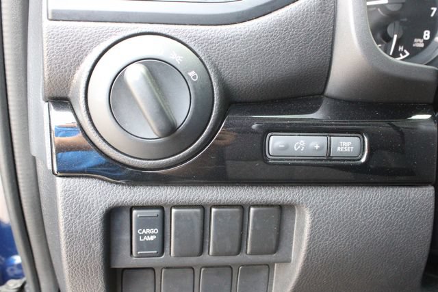 Used 2023 Nissan Titan SV AWD/4WD image 18