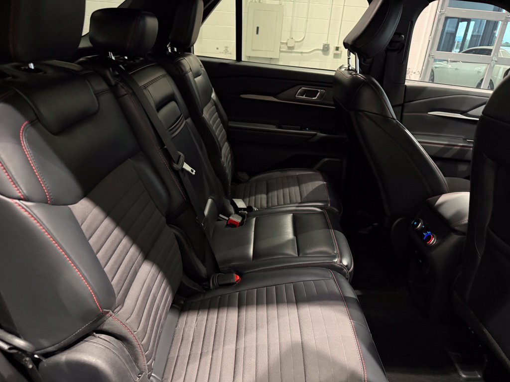 Used 2025 Ford Explorer ST-Line RWD image 39