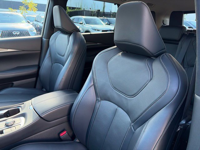 Certified 2023 INFINITI QX60 Luxe w/ Cargo Package AWD/4WD image 9