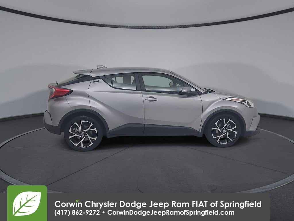 Used 2019 Toyota C-HR XLE FWD image 16