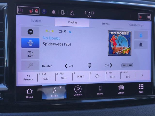 Used 2022 Chrysler Pacifica Touring-L image 17