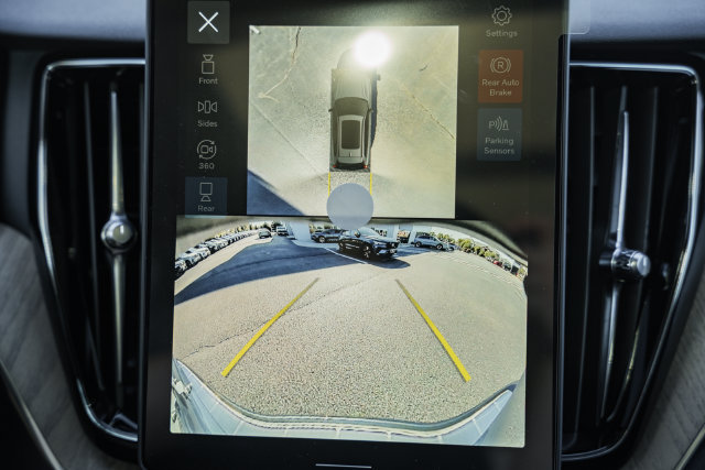 New 2027 Volvo XC60 B5 Plus AWD/4WD image 45