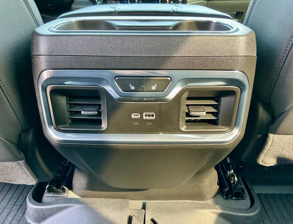 Used 2025 Chevrolet Silverado 1500 LTZ image 34