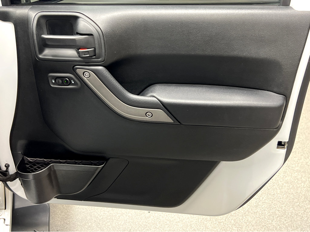 Used 2018 Jeep Wrangler Unlimited Sport S AWD/4WD image 21