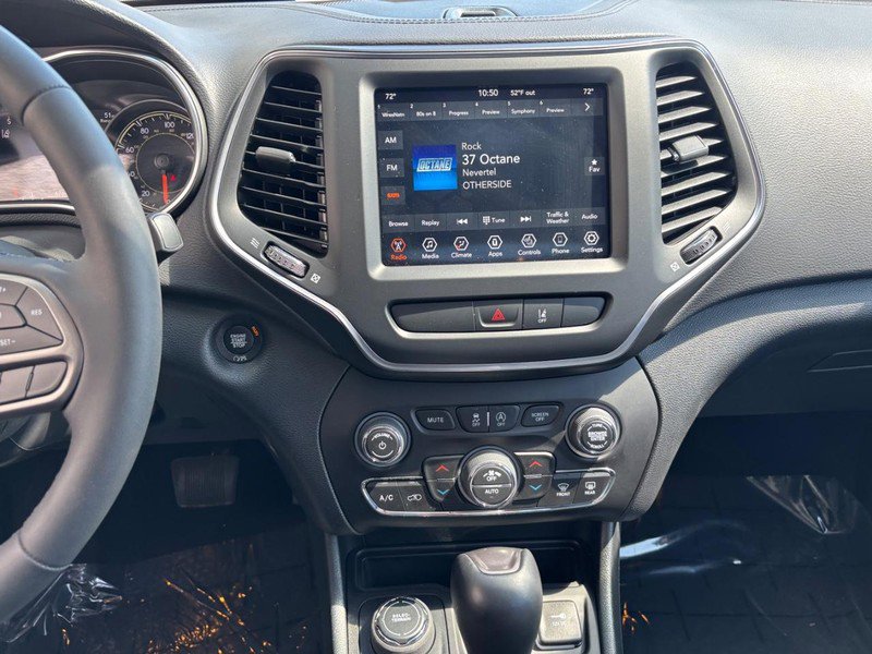 Used 2022 Jeep Cherokee Latitude Lux AWD/4WD image 17