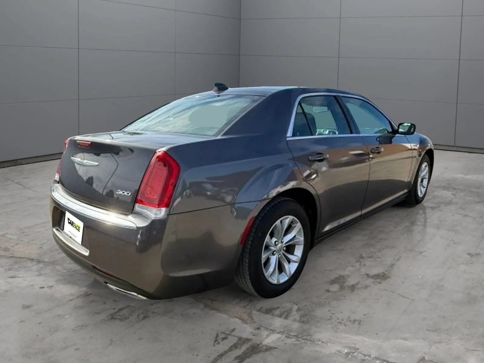Used 2019 Chrysler 300 Touring RWD image 7