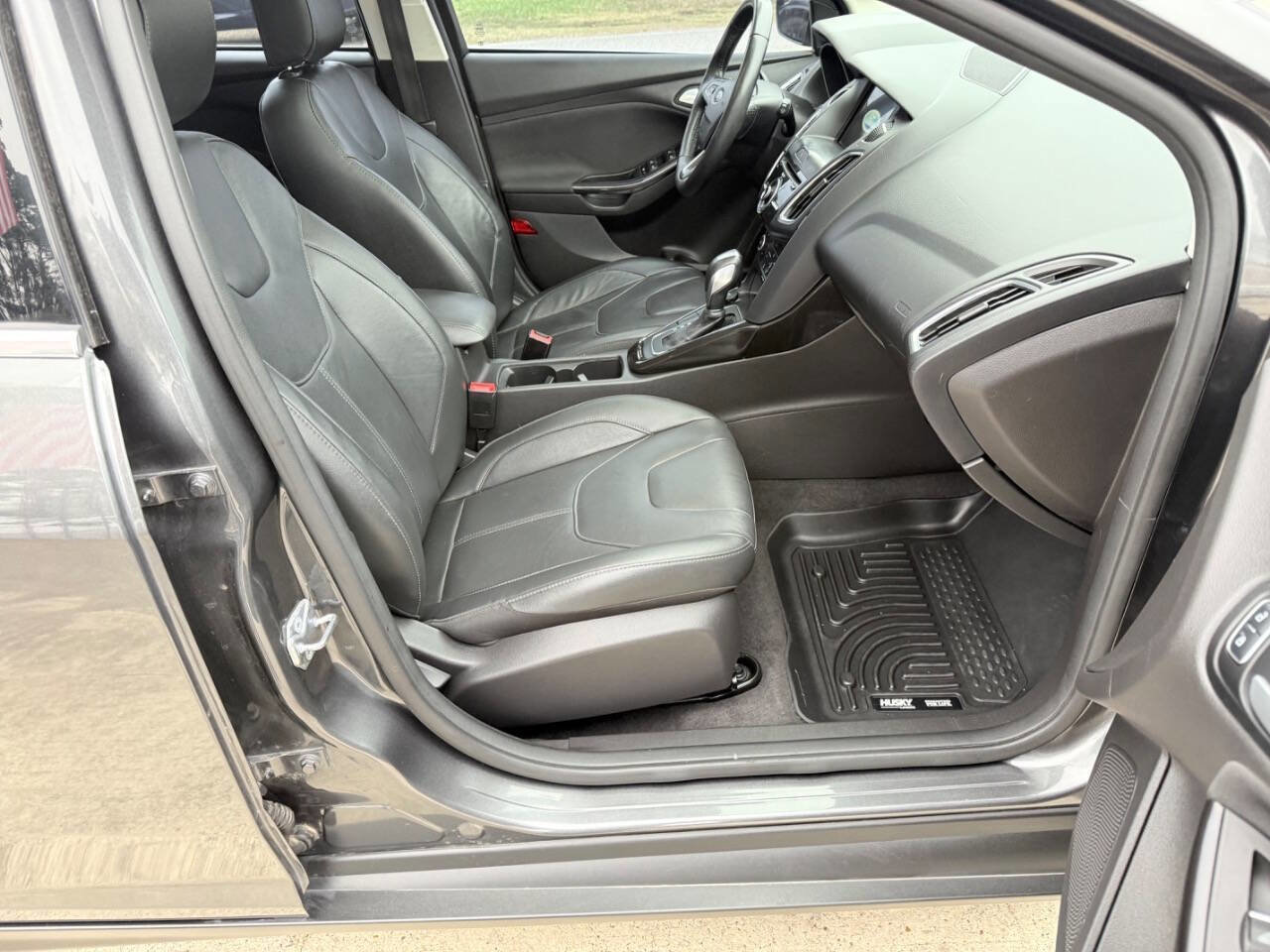 Used 2018 Ford Focus Titanium image 24