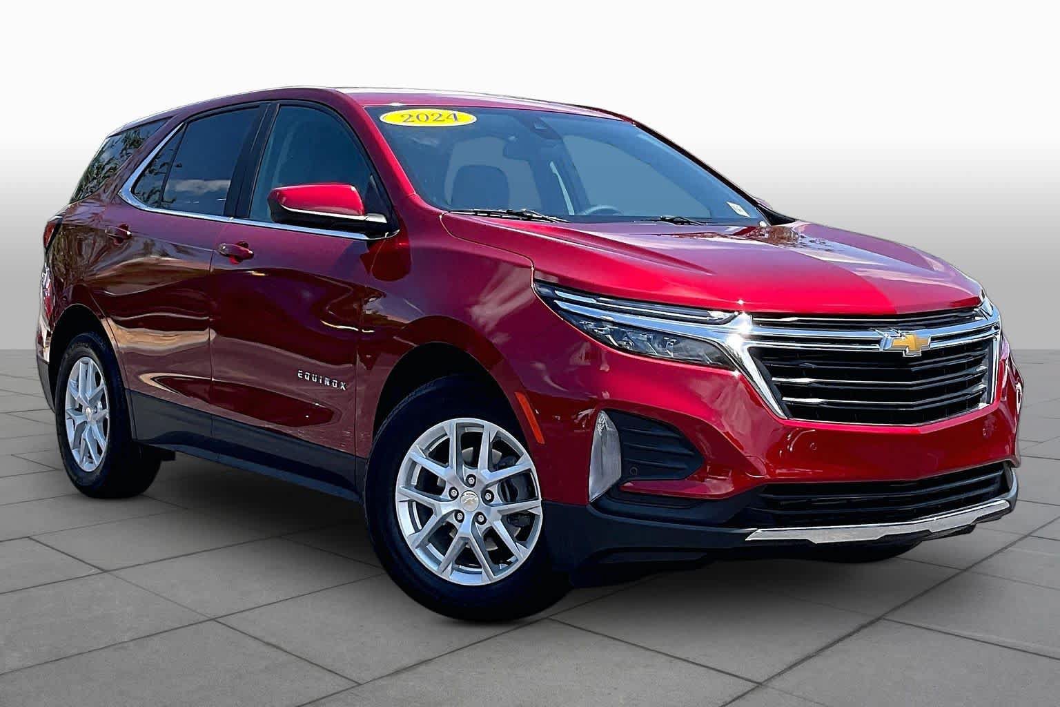 Used 2024 Chevrolet Equinox LT w/ LPO, Floor Liner Package FWD image 3
