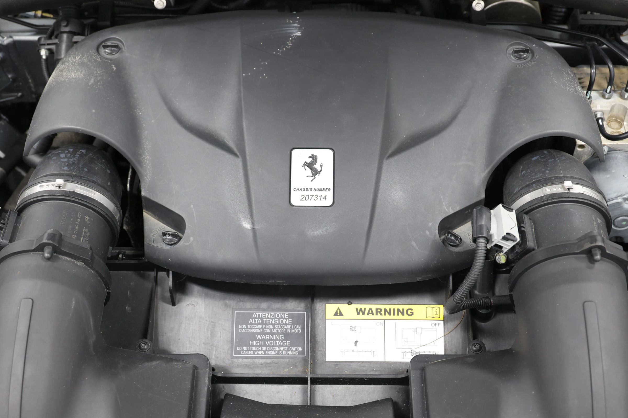 Used 2015 Ferrari California T image 97