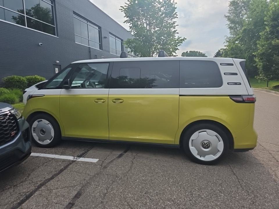 Certified 2025 Volkswagen ID. Buzz 1st Edition RWD image 7