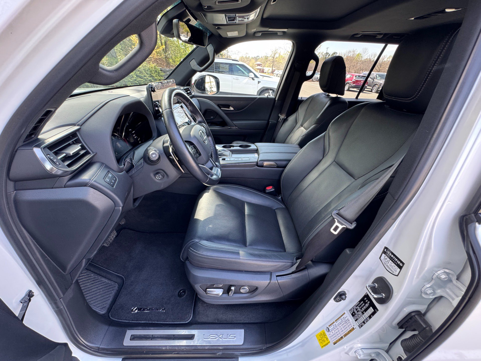 Used 2024 Lexus LX 600 4WD w/ Appearance Package image 20