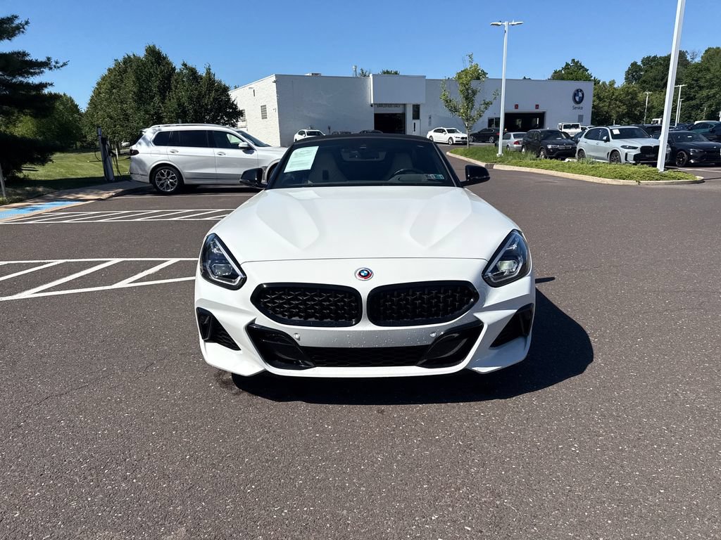 Certified 2022 BMW Z4 M40i w/ Premium Package RWD image 8