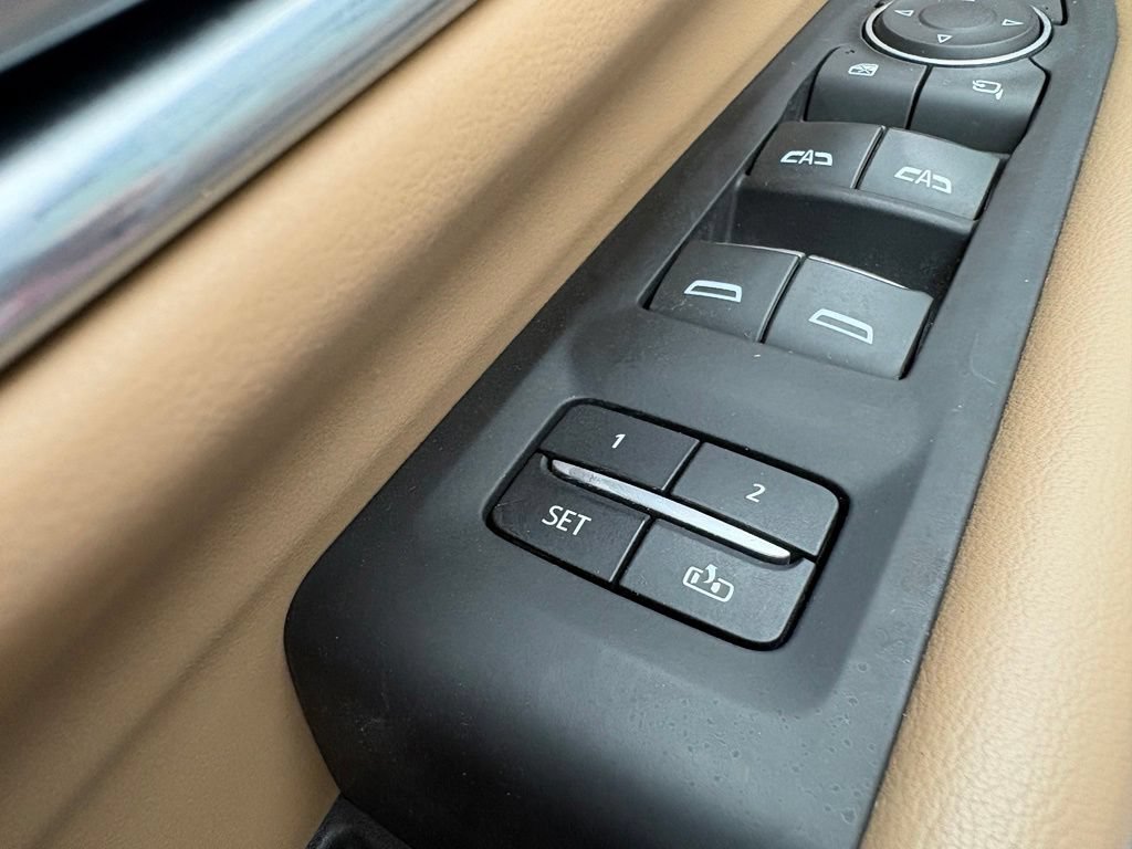 Used 2023 Chevrolet Suburban Premier AWD/4WD image 32