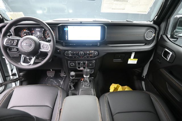 New 2026 Jeep Wrangler Unlimited Sahara w/ Whitecap Package AWD/4WD image 43