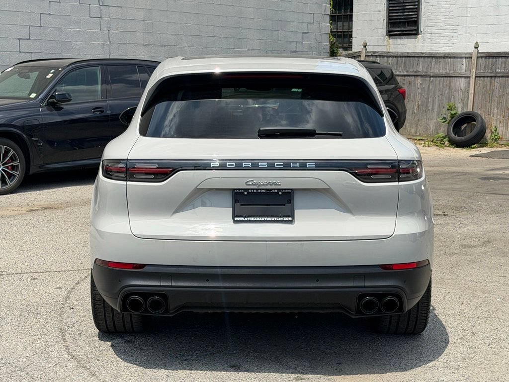 Used 2023 Porsche Cayenne AWD/4WD image 6