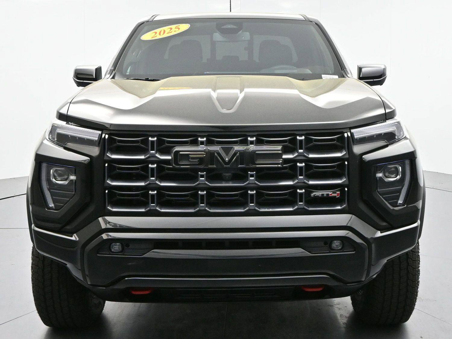 Used 2025 GMC Canyon AT4 w/ Technology Plus Package AWD/4WD image 2