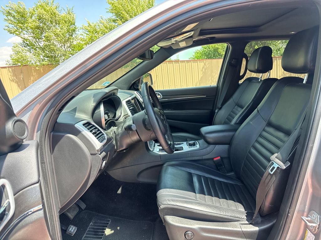 Used 2018 Jeep Grand Cherokee Limited AWD/4WD image 11