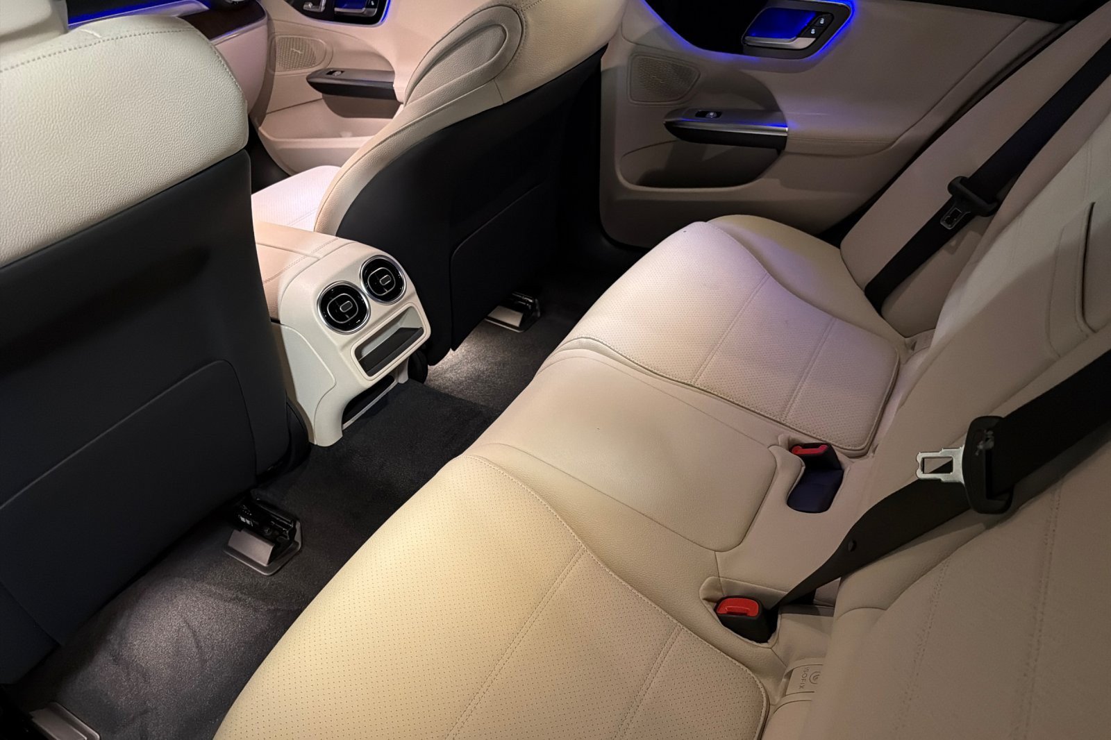 New 2026 Mercedes-Benz C 300 Sedan image 11
