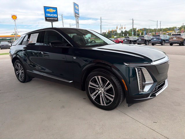 Used 2025 Cadillac Lyriq Luxury AWD/4WD image 3