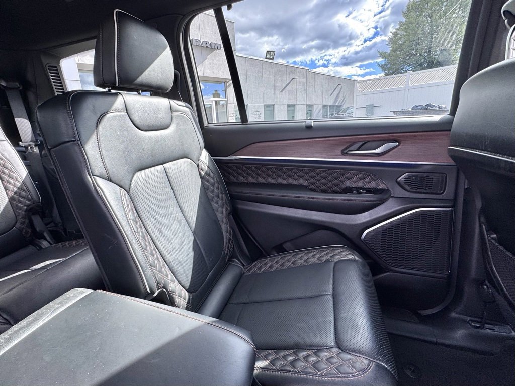 Certified 2022 Jeep Grand Cherokee L Summit w/ Luxury Tech Group V image 22