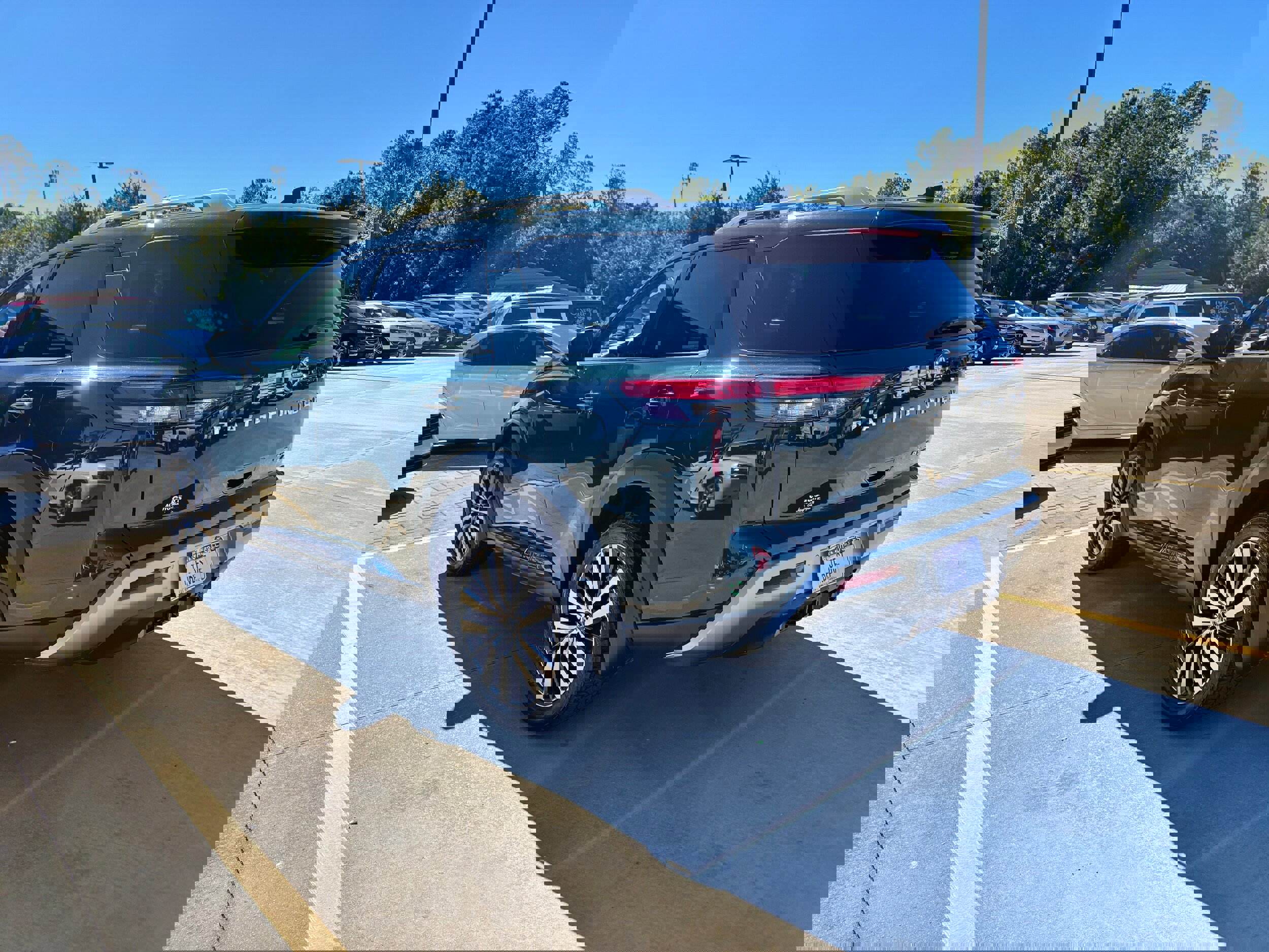 Used 2022 Nissan Pathfinder Platinum image 7