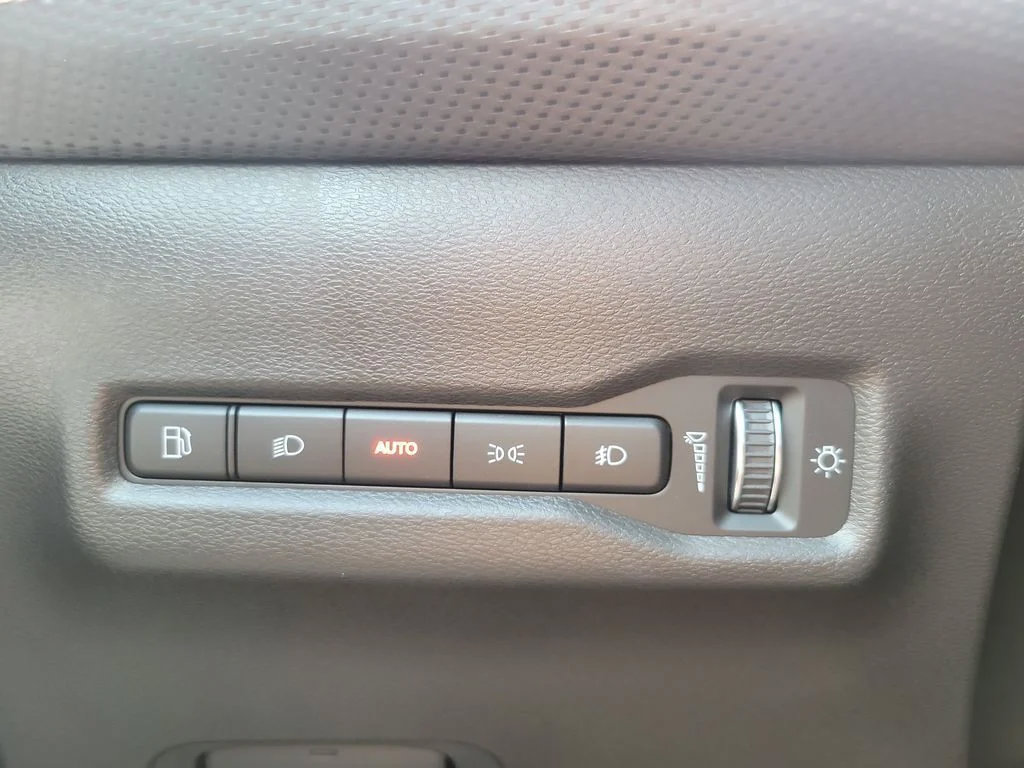 Used 2026 Jeep Cherokee Limited AWD/4WD image 35