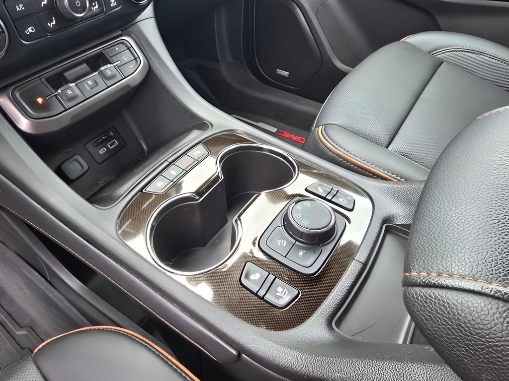 Used 2023 GMC Acadia AT4 w/ Preferred Package AWD/4WD image 19