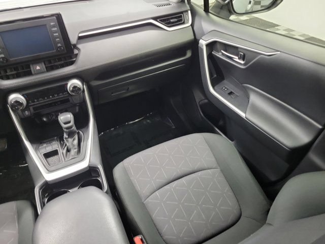 Used 2019 Toyota RAV4 XLE FWD image 16