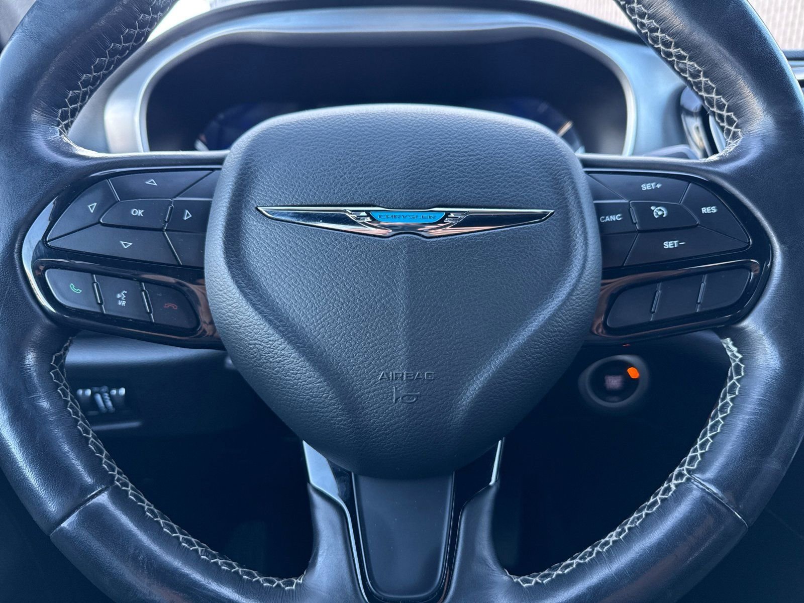 Used 2020 Chrysler Pacifica Touring-L w/ S Appearance Package image 25