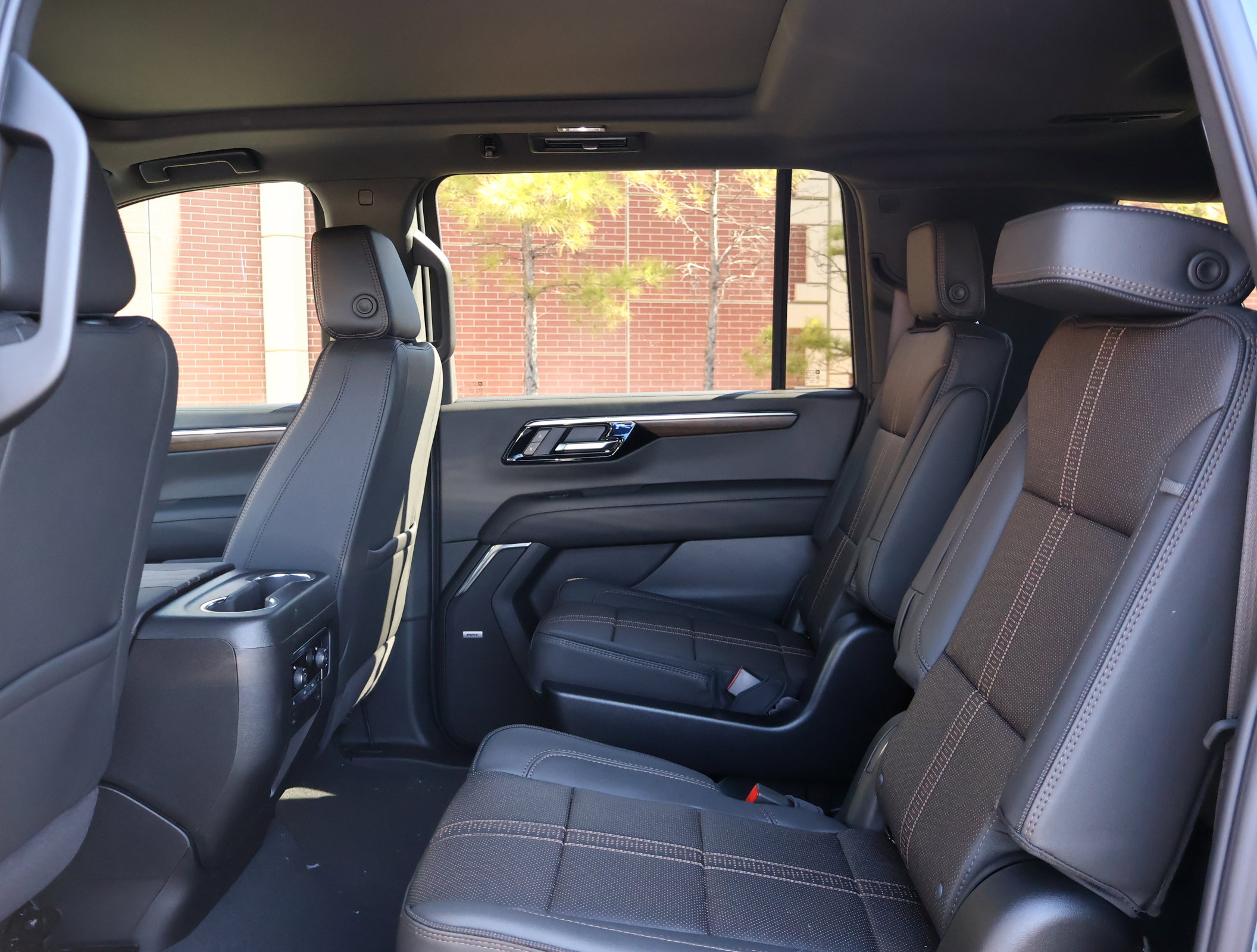 New 2026 Chevrolet Suburban High Country image 26