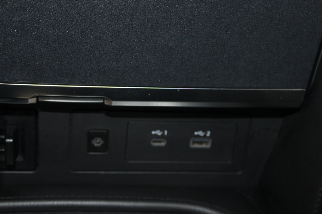 Used 2024 Nissan Armada SV RWD image 50
