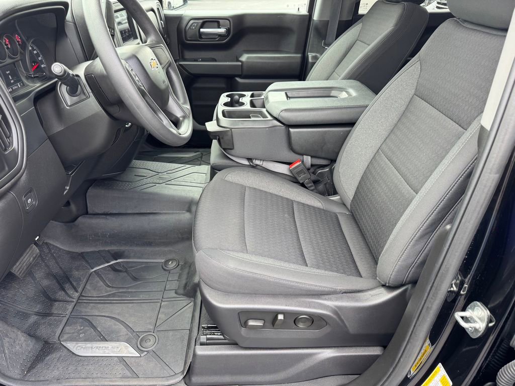 Certified 2024 Chevrolet Silverado 1500 Custom RWD image 9