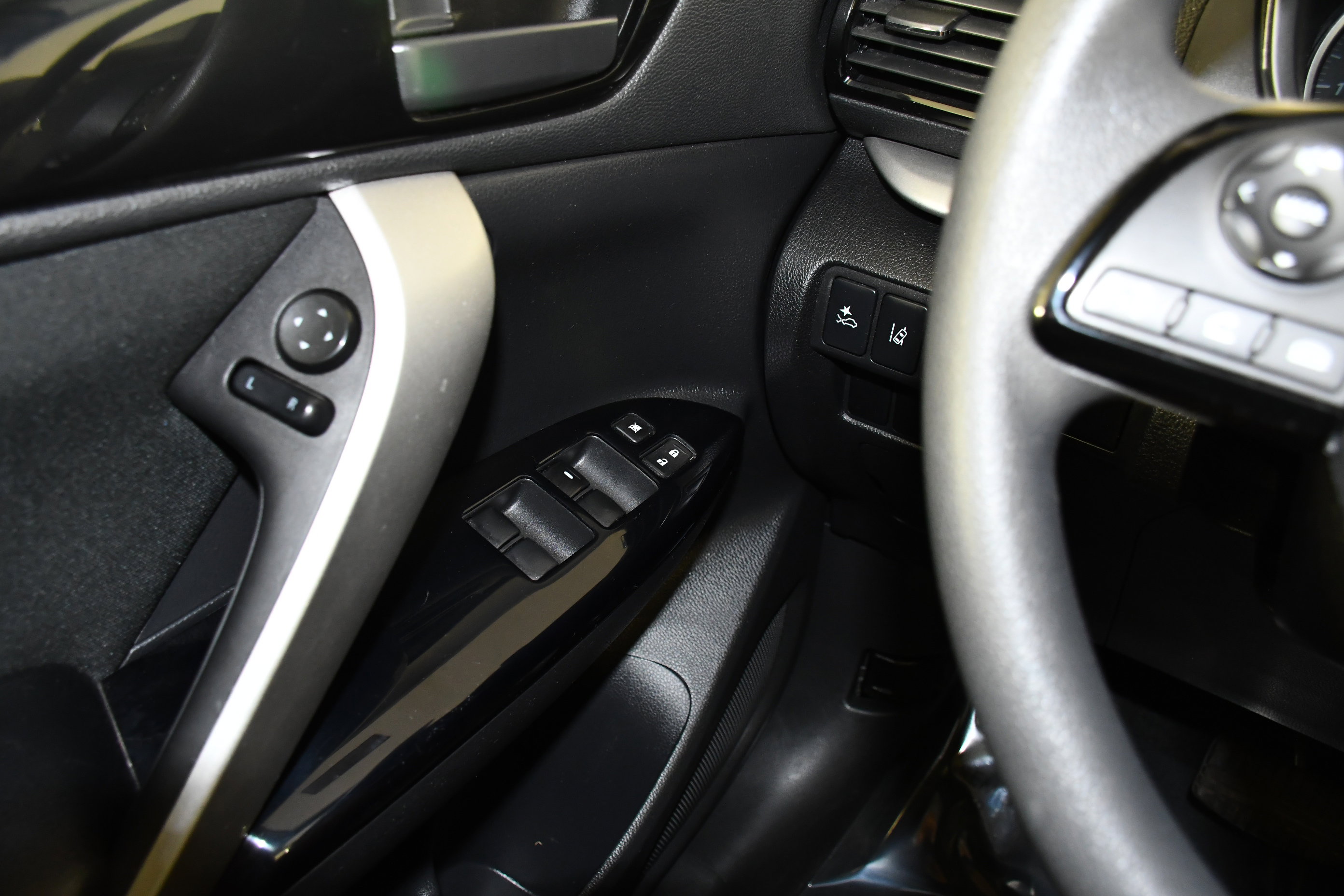 Used 2023 Mitsubishi Eclipse Cross LE AWD/4WD image 31
