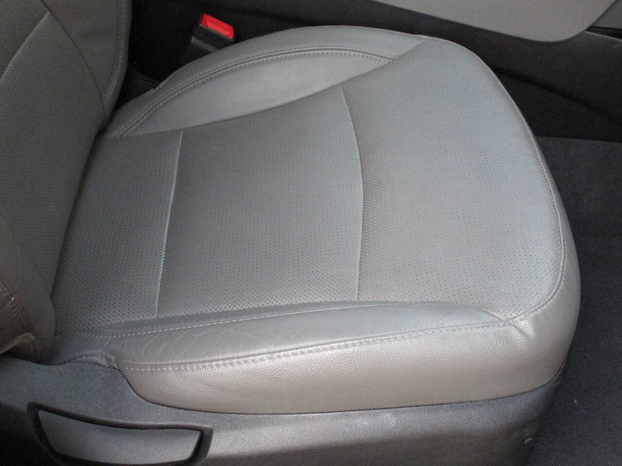 Used 2014 Hyundai Sonata Limited w/ Technology Package 05 FWD image 11