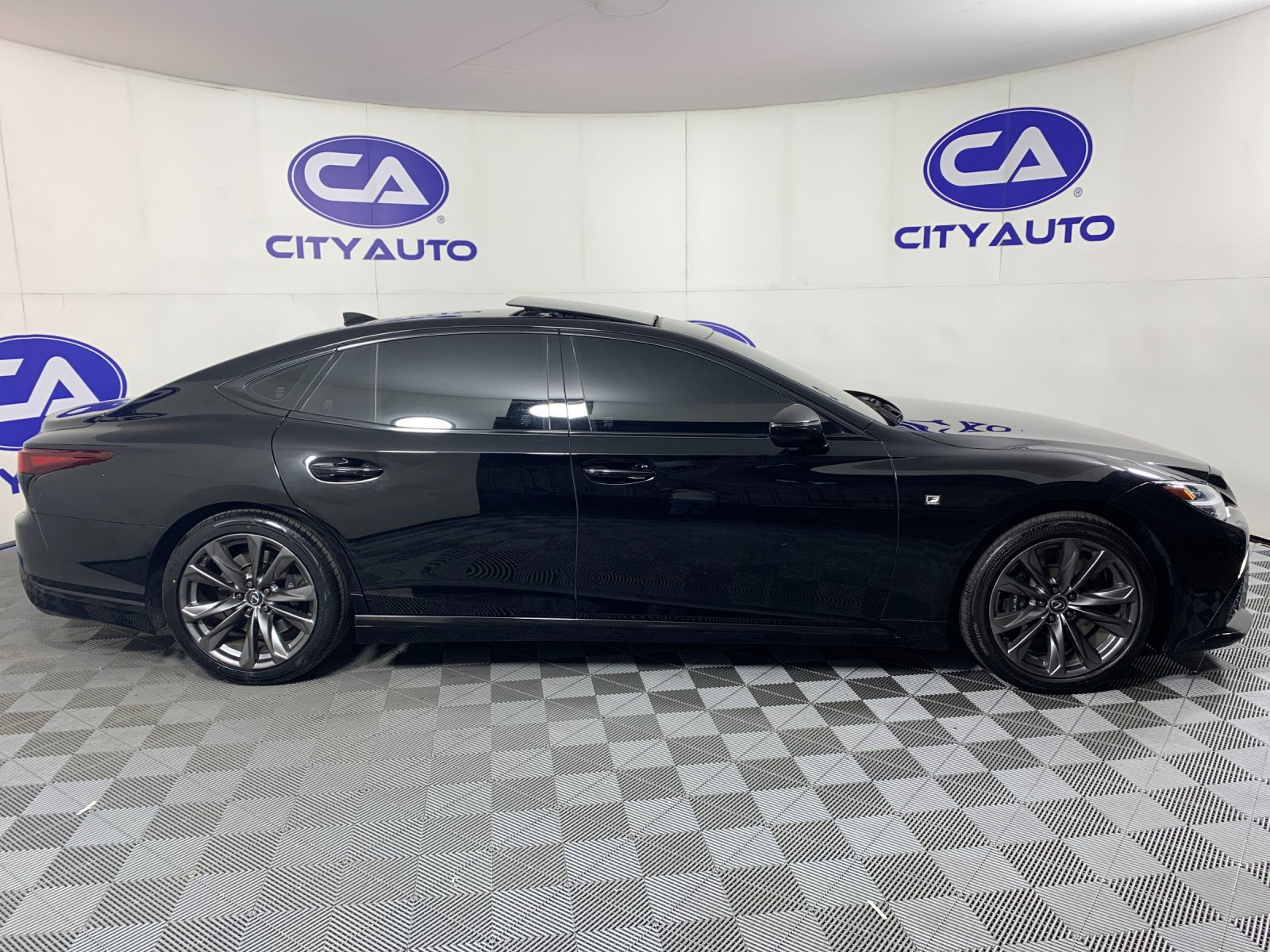 Used 2021 Lexus LS 500 F Sport w/ Accessory Package (Z2) RWD image 2