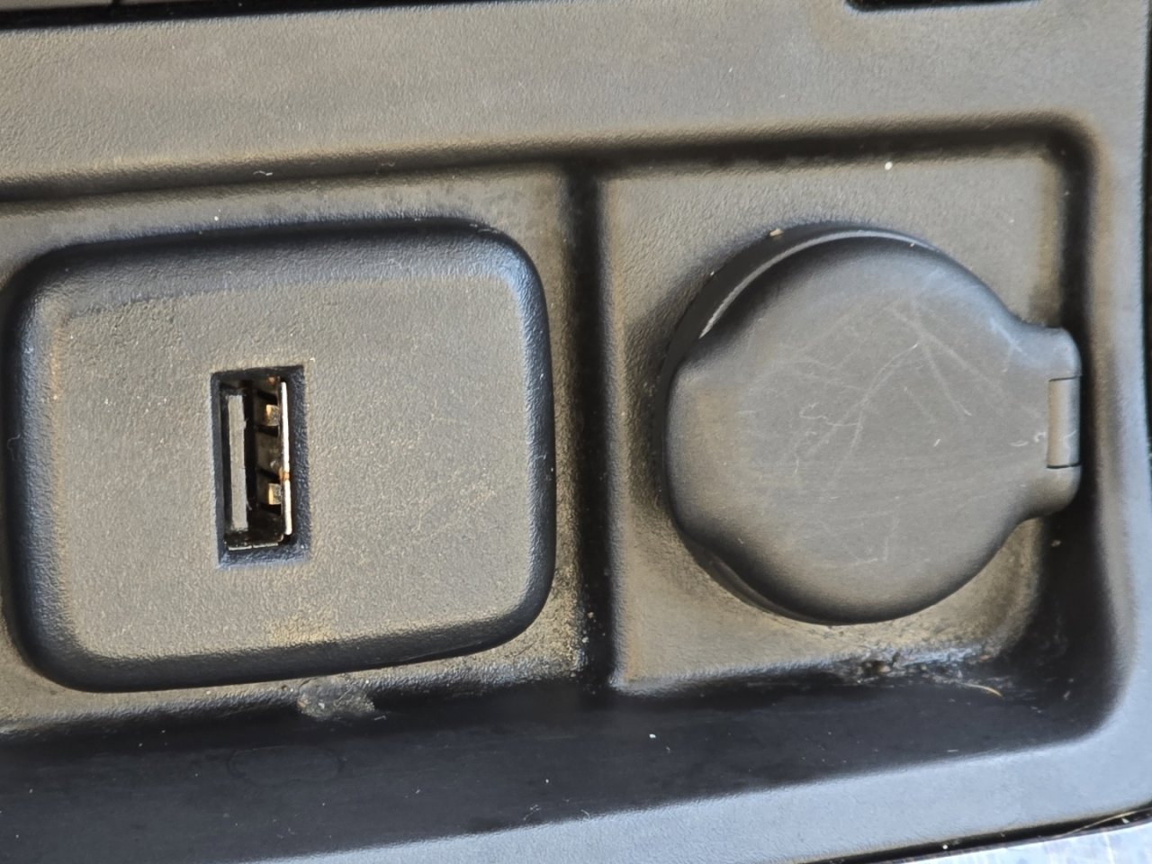 Used 2015 Chevrolet Traverse LT image 9