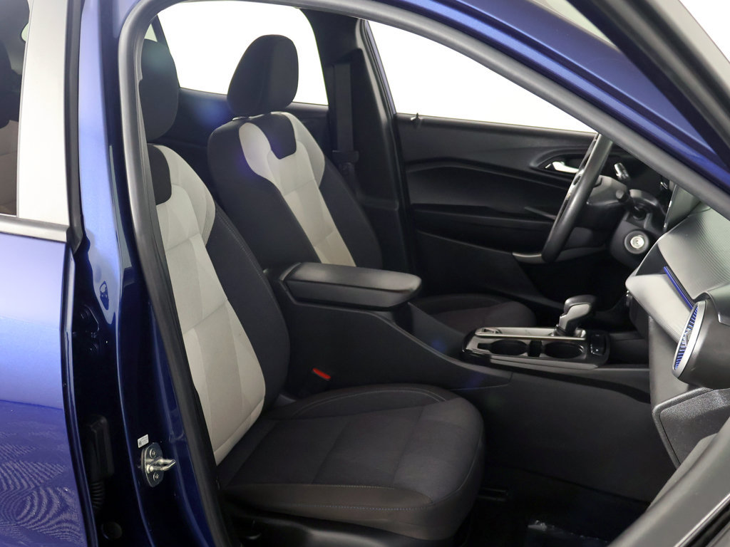 Used 2024 Chevrolet Trax LS w/ LS Convenience Package FWD image 23