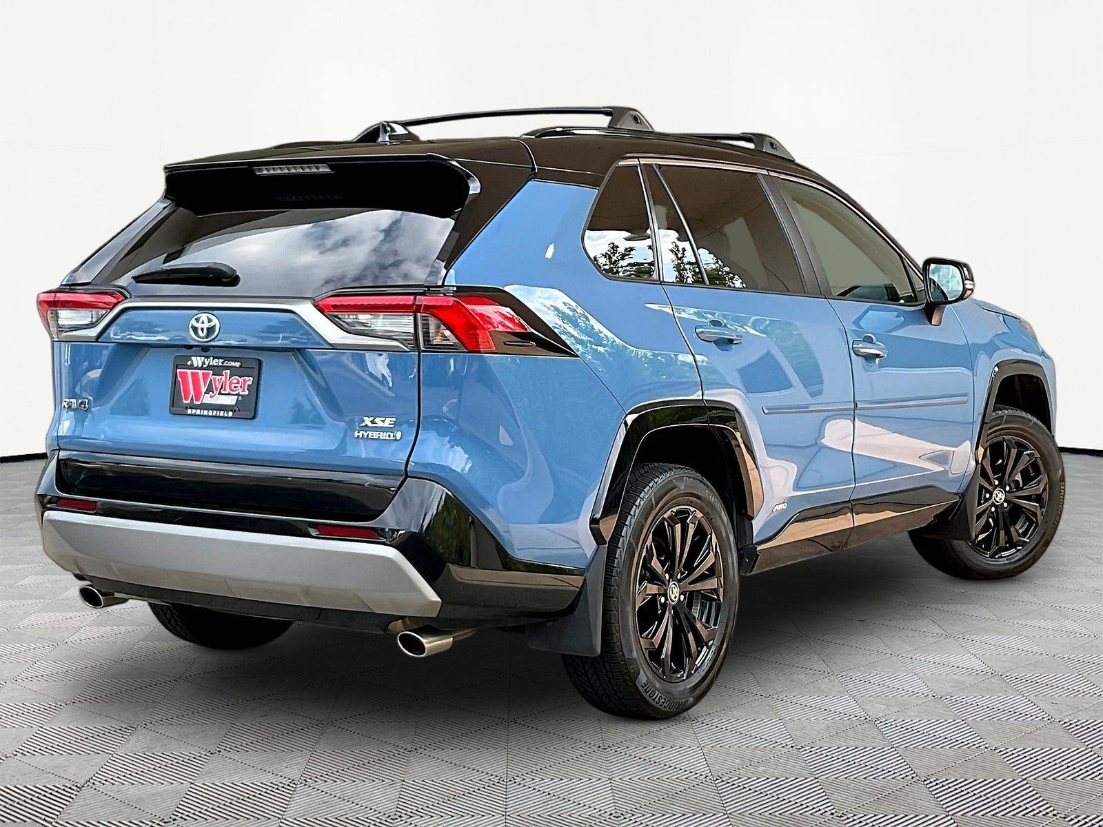 Used 2022 Toyota RAV4 XSE w/ XSE Grade Weather Package AWD/4WD image 6